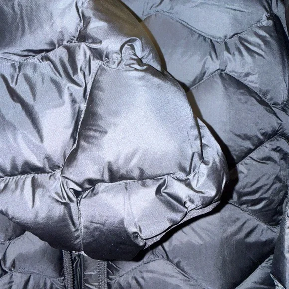 Lululemon Featherweight Black Down Quilted Puffer Jacket - Medium - Picture 6 of 6